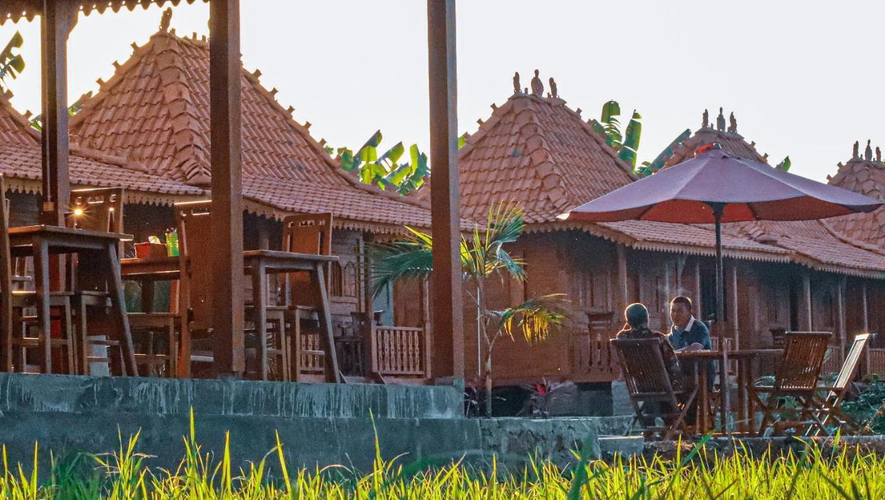 Villa Parlezo Lengkoajang Exterior foto